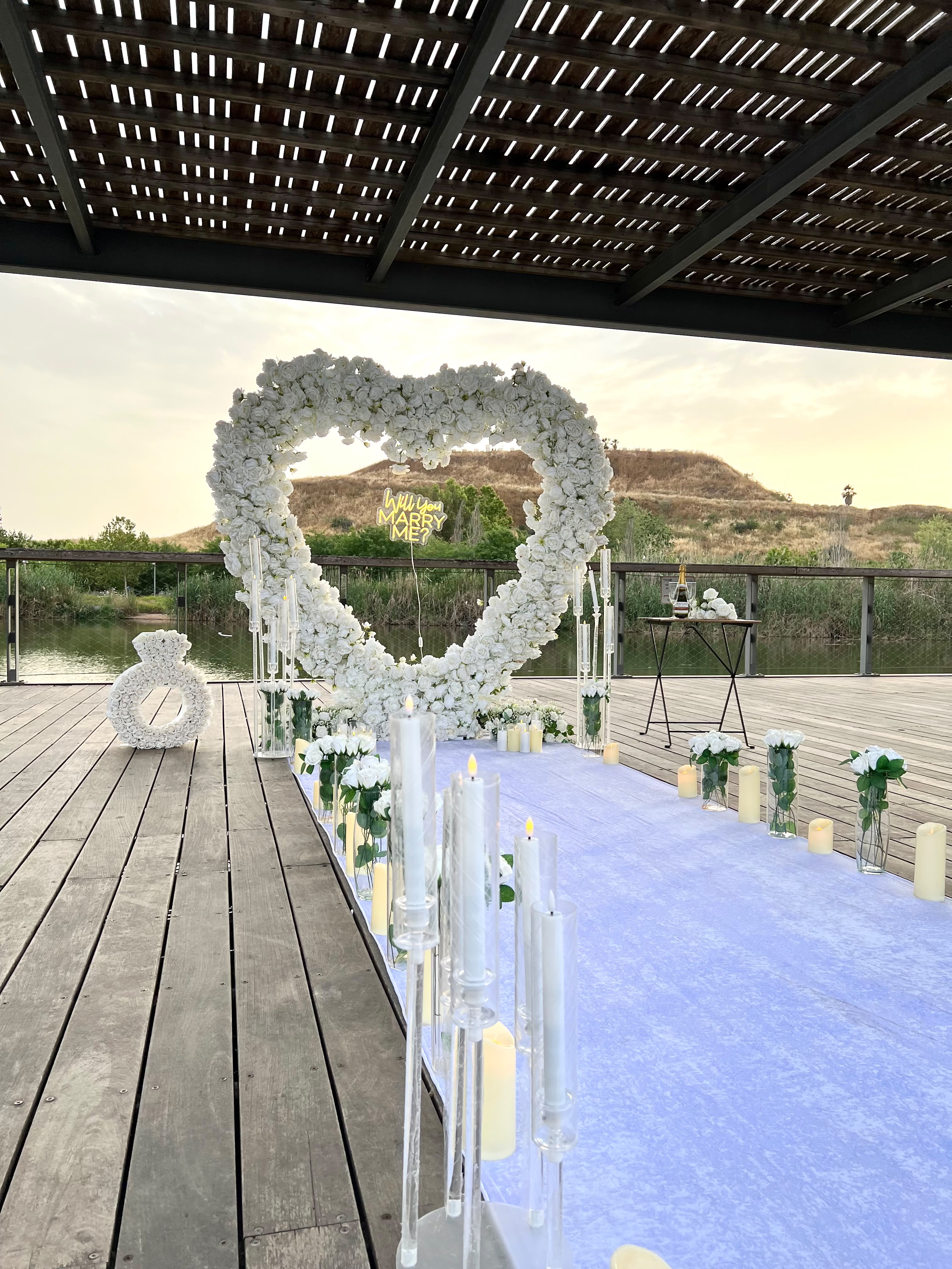 הצעת נישואין בשקיעה: המדריך המושלם לרגע הכי רומנטי בחייכם